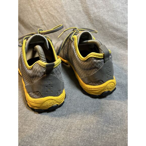 New Balance Minimus MT20BY2 Trail Running Shoes Mens 8 Grey Yellow Athletic - Picture 5 of 7